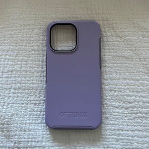 OtterBox iPhone 13 pro Symmetry case